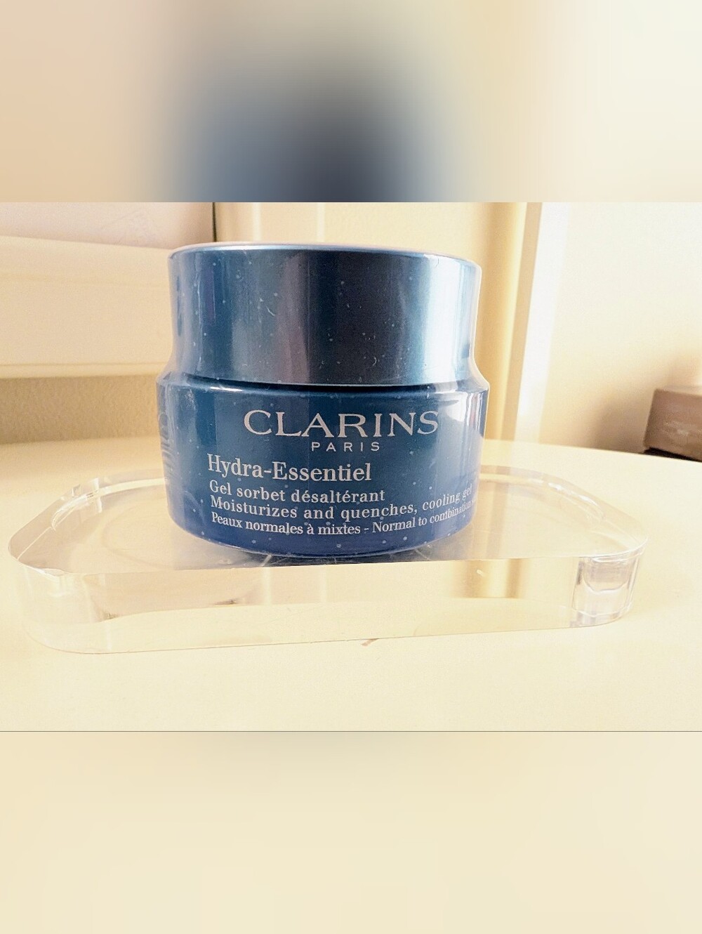Clarins Hydra‑Essentiel Cooling Gel Moisturizer for Normal‑Combination Skin